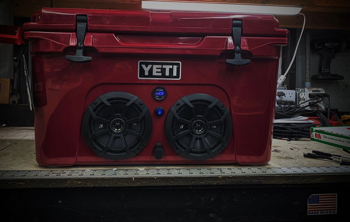 45 Quart Yeti Ice Chest With Built In Speaker System