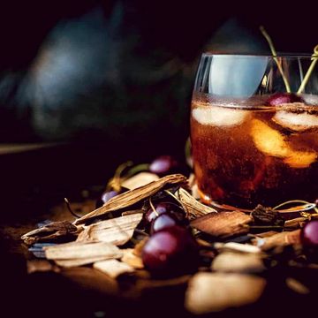 https://img1.wsimg.com/isteam/ip/f9f8f9b2-e798-40e3-8494-8b8c0347de1a/Smoked-Cherry-Old-Fashioned-Cocktail-Kita-Rob.jpeg/:/cr=t:0%25,l:16.62%25,w:66.75%25,h:99.99%25/rs=w:360,h:360,cg:true,m