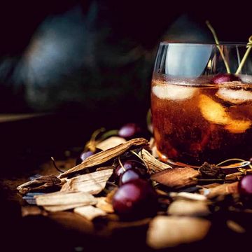 How to Smoke Ice: Smoked Ice Cubes for your Favorite Cocktail - Vindulge