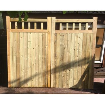 closeboard fencing installation by our fencing contractors
made to measure gate 