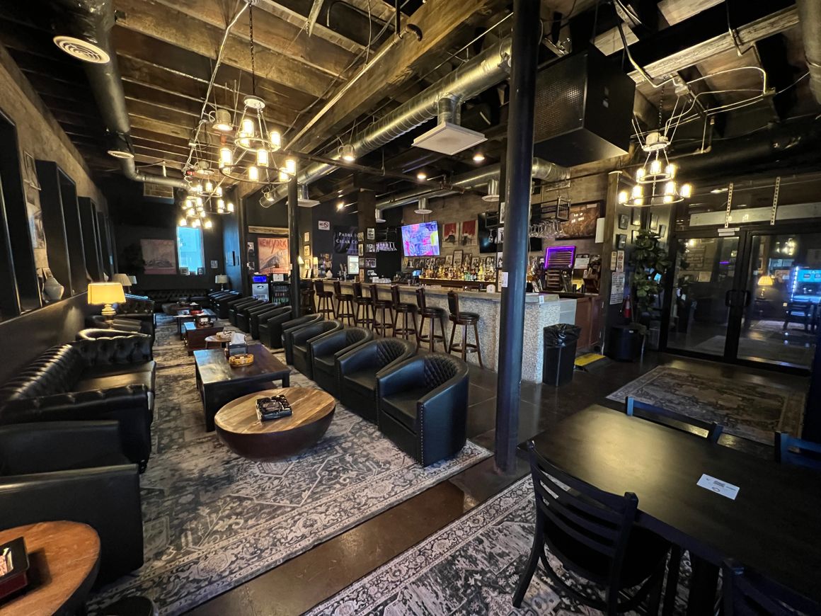 Bar photo 3
