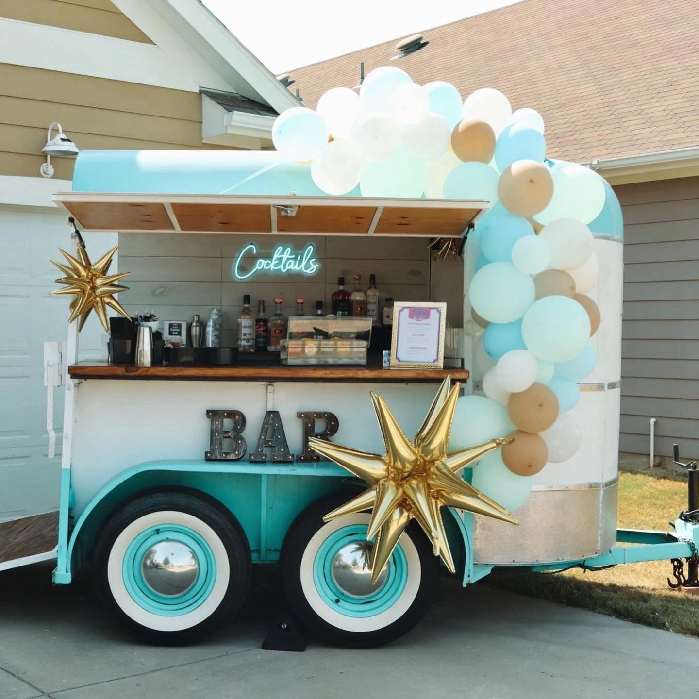 Booze N Bubbles - Mobile Bar in Bowling Green