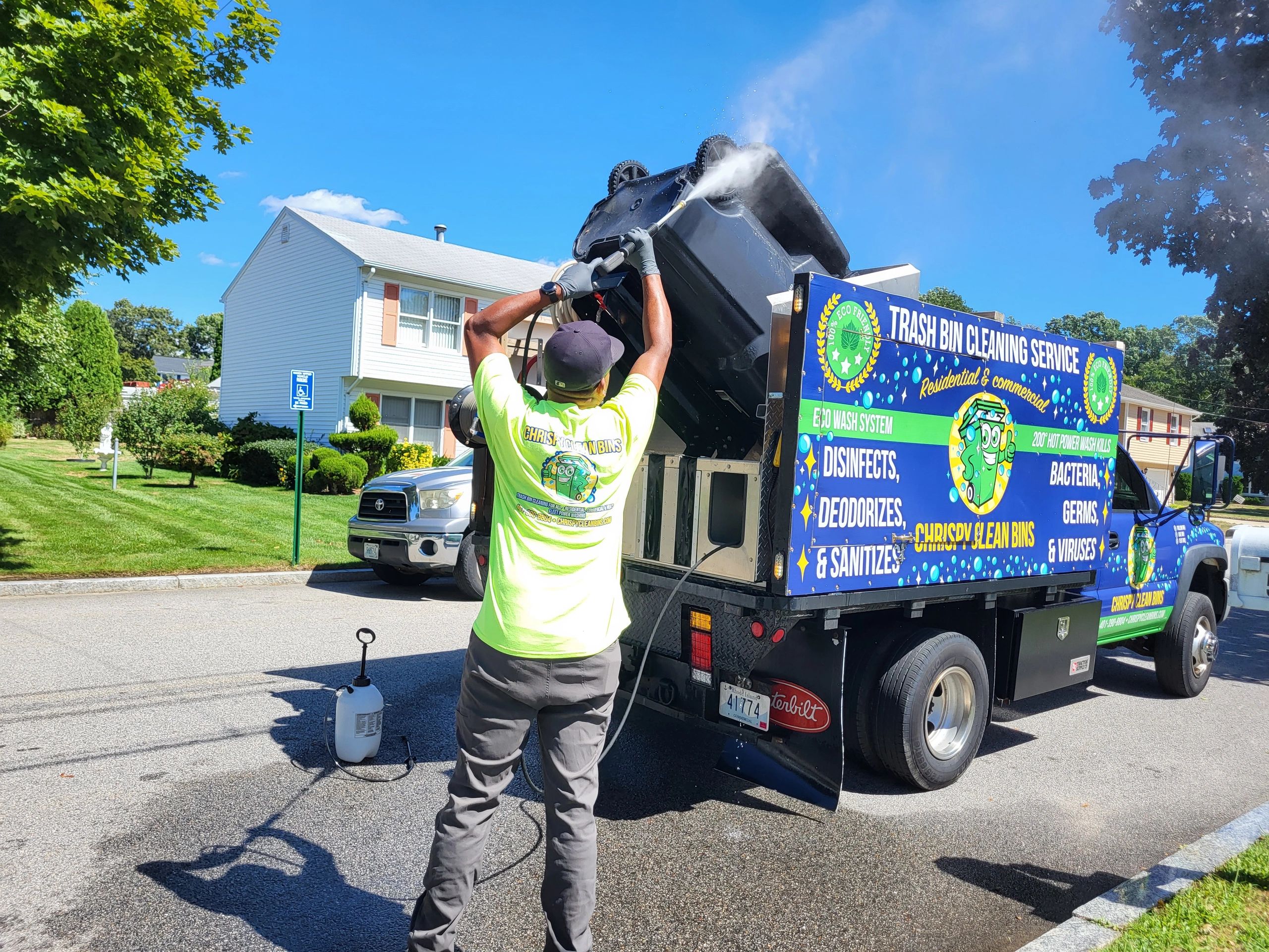 Chrispycleanbins Power/Soft Washing, Trash Bin/Dumpster Cleaning, Fleet Washing, Graffiti Removal