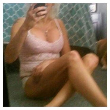 CT Escort Sexy Jenna waiting to provide companionship