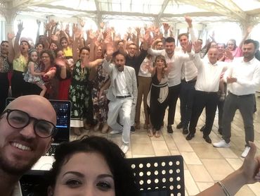 Dj, Music, Party, Feste, Compleanno, Bisceglie, Live Music, Wmusiclights, Matrimonio, Puglia, Deejay
Service Audio Luci Video, Strumenti Musicali, Fari, Luci, Audio, Microfoni, Palco, Sedie, Gazebi, Palchi, Live Music, Bisceglie, Puglia, Noleggio, Spettacolo, Show