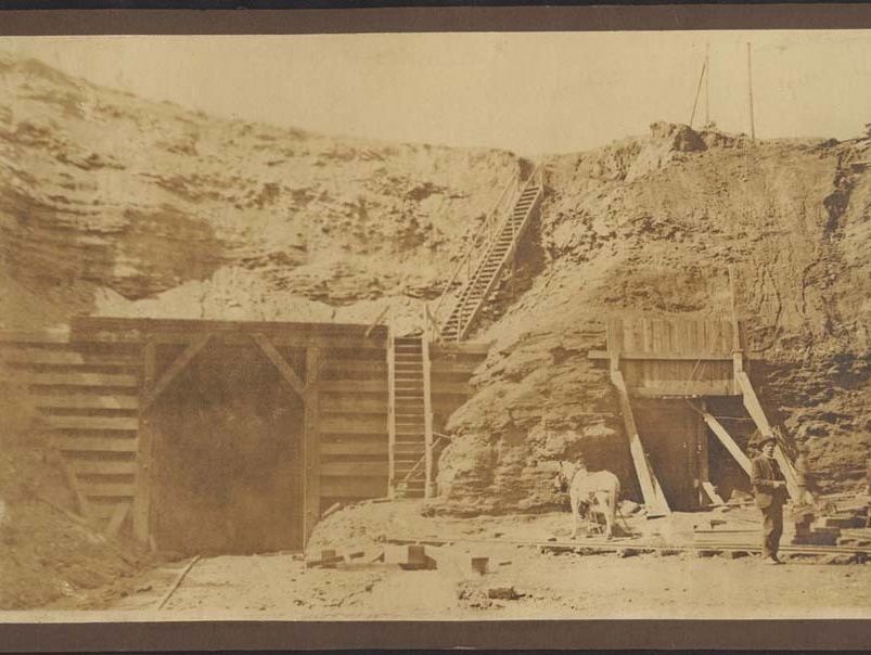 AT&SF Railway Raton Pass Tunnel Construction