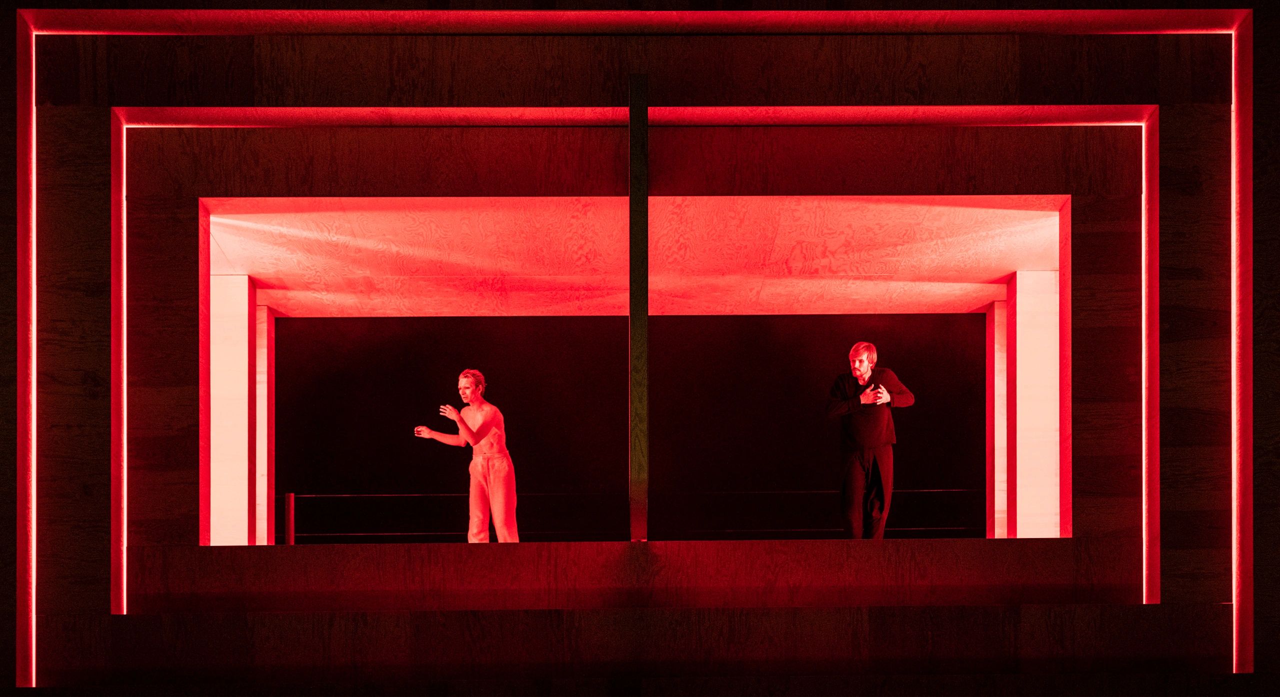 Proietto and Henriksen in The Hamlet Complex, a dance and theatre work by Alan L. Øyen at DNO&B