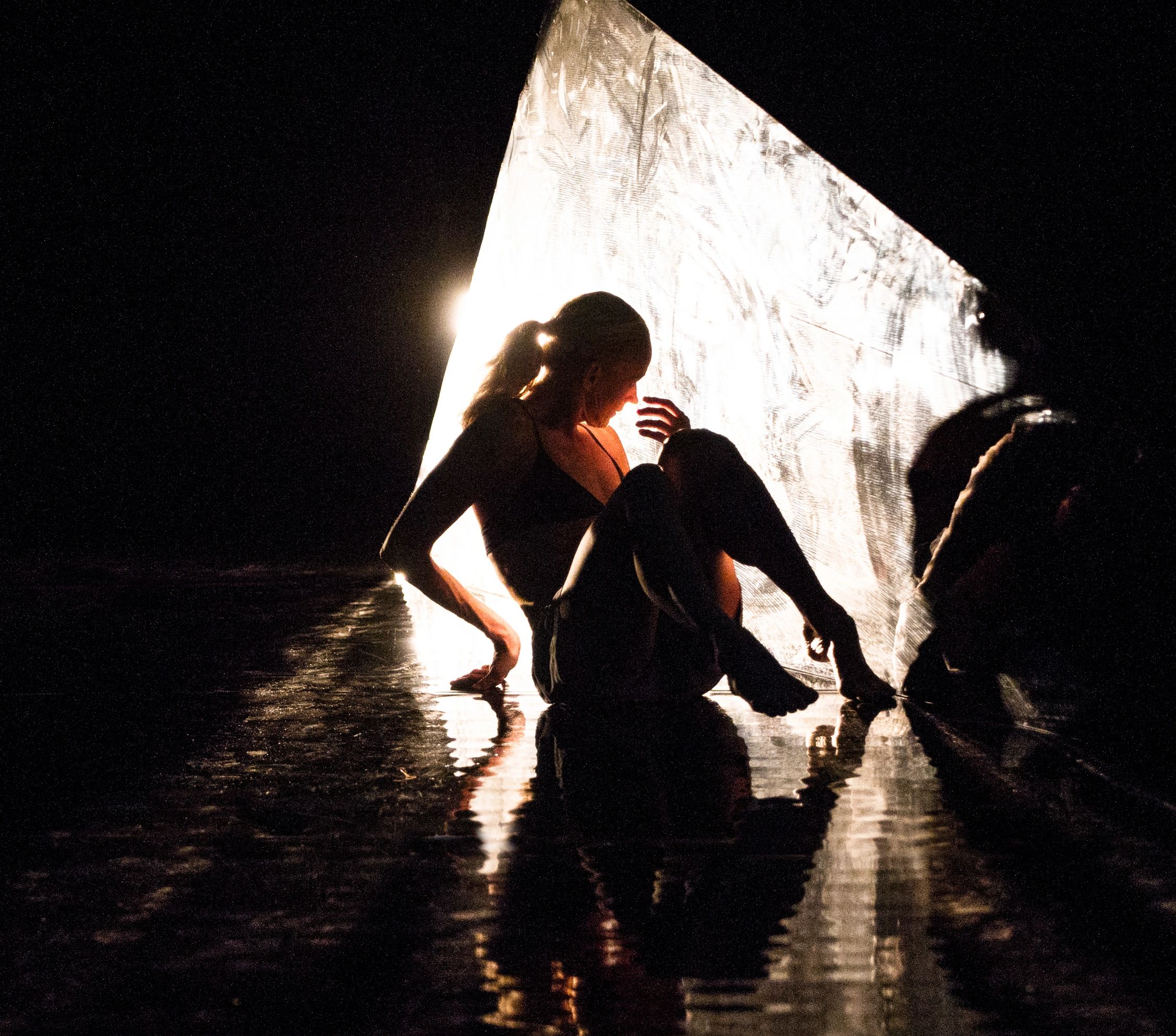 Pia Elton perfuming in WOMAN, a dance and theatre piece by Daniel Proietto at Oslo Opera House