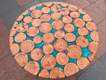 O masa din rondele de cires si rasina epoxidica