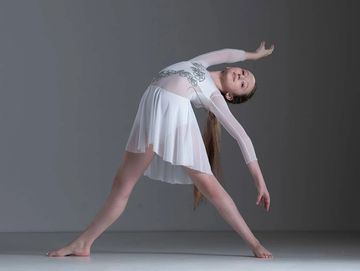 Phoebe at her professional photoshoot with Jon Applegate.