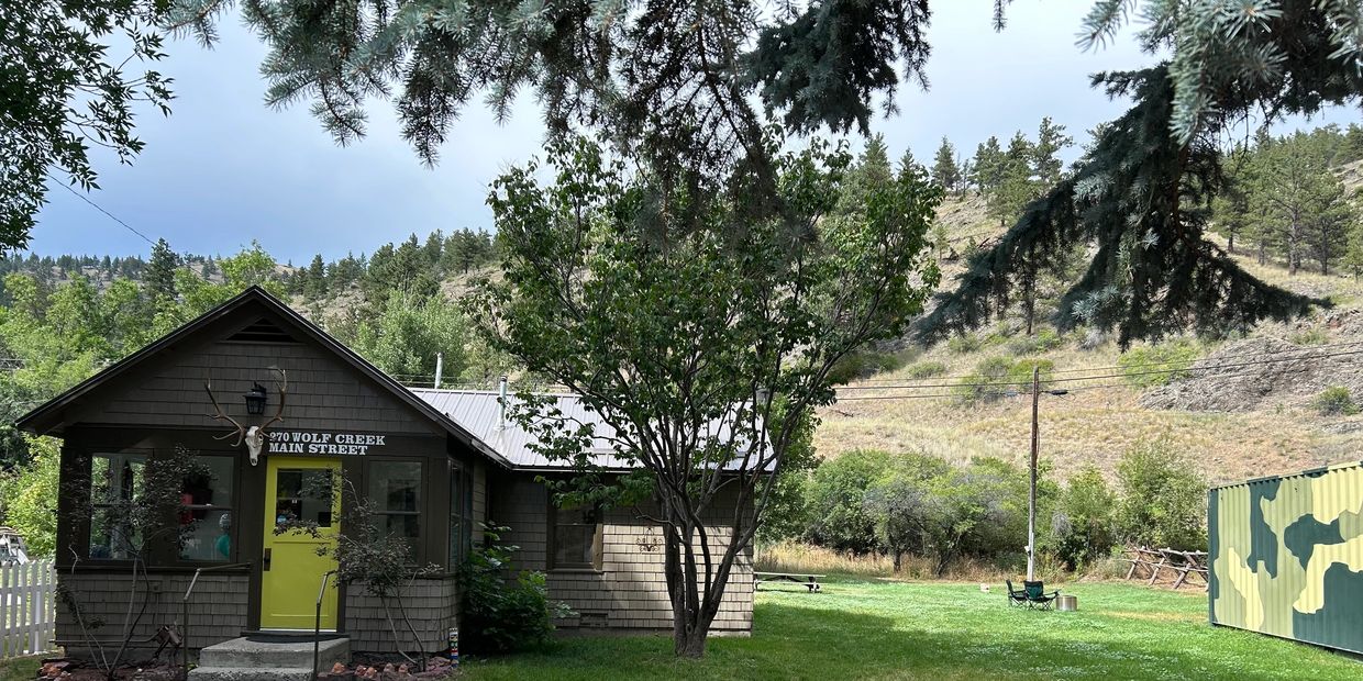 Wolf Creek Basecamp vacation rental near the Missouri River & Lazy I Beerworks in Wolf Creek Montana
