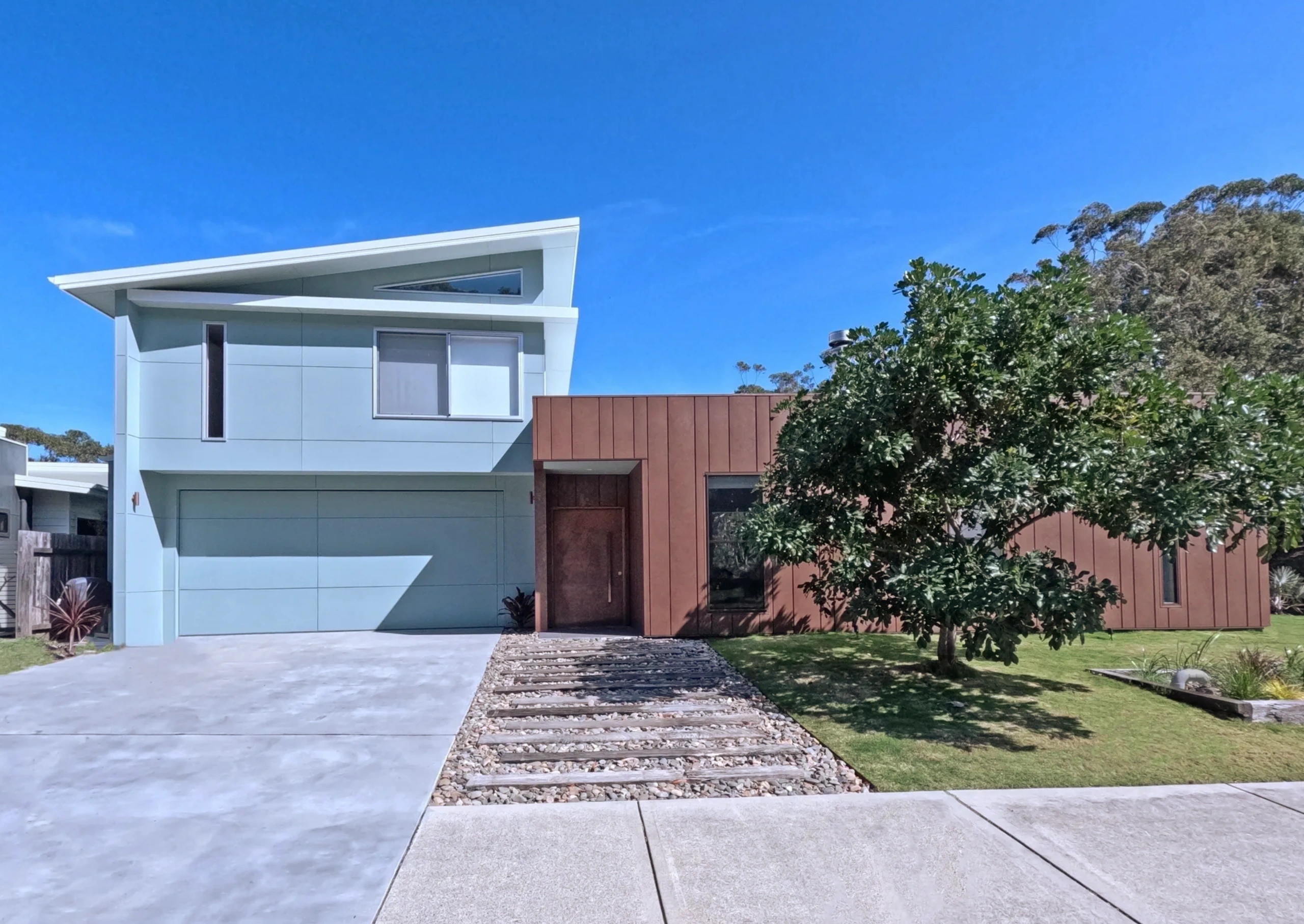 Newly built house in Pacific Palms, construction company, builder in Forster, new homes in Forster