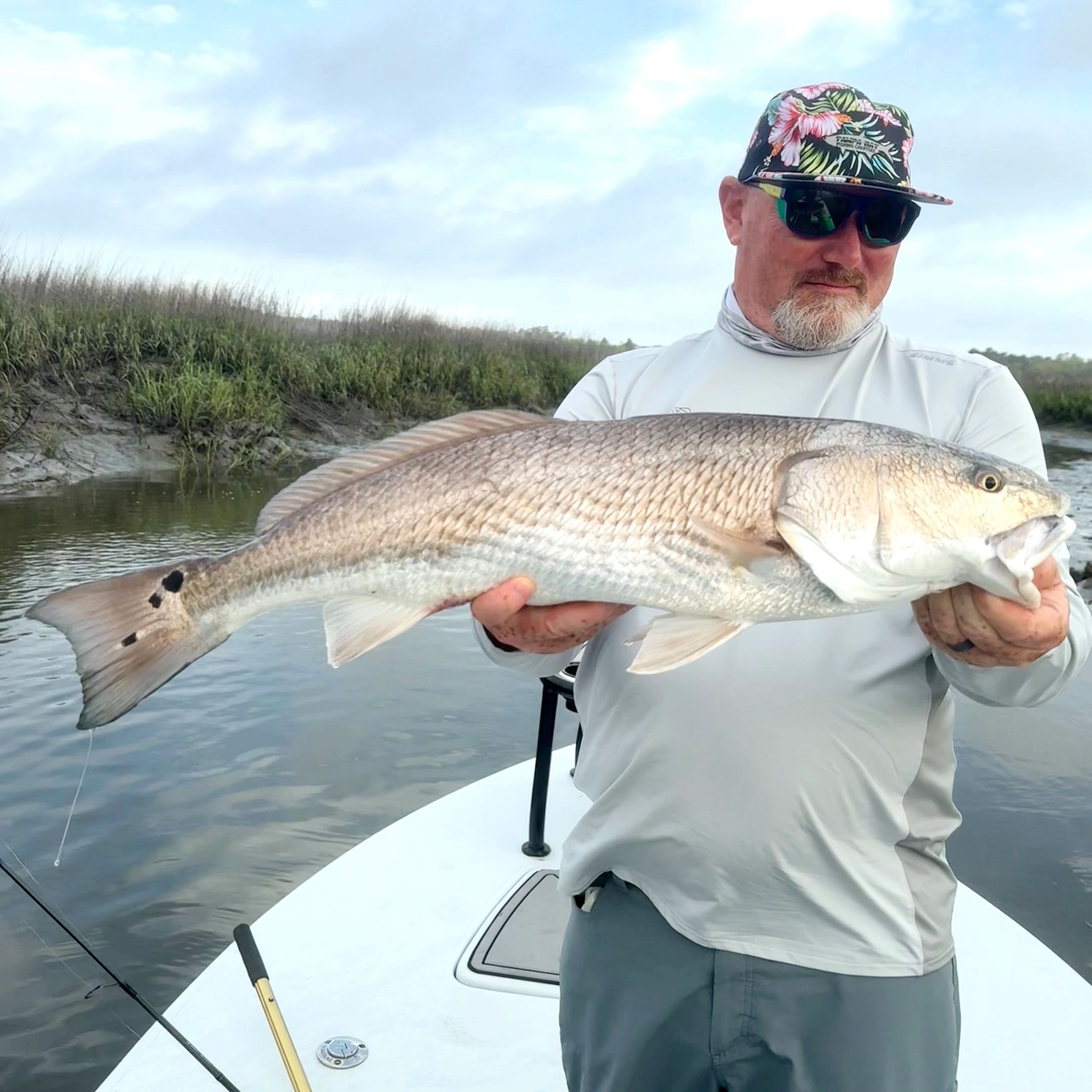 Flats fishing for redfish, snook, trout and tarpon. Book your fishing trip with Tightlines Charter.