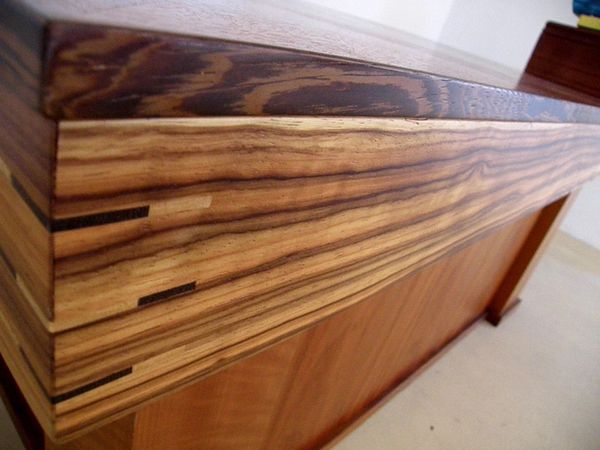 Side view of Coffee table built by Steve Ozelton of Woods of OZ