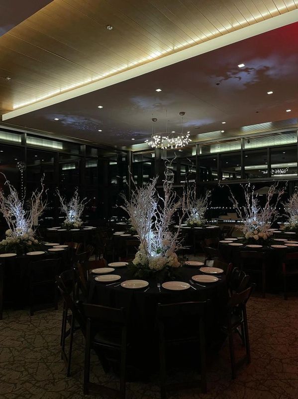 llluminary floral centerpieces for the portland trailblazers holiday party