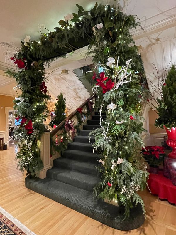 floral arch, Christmas green arch