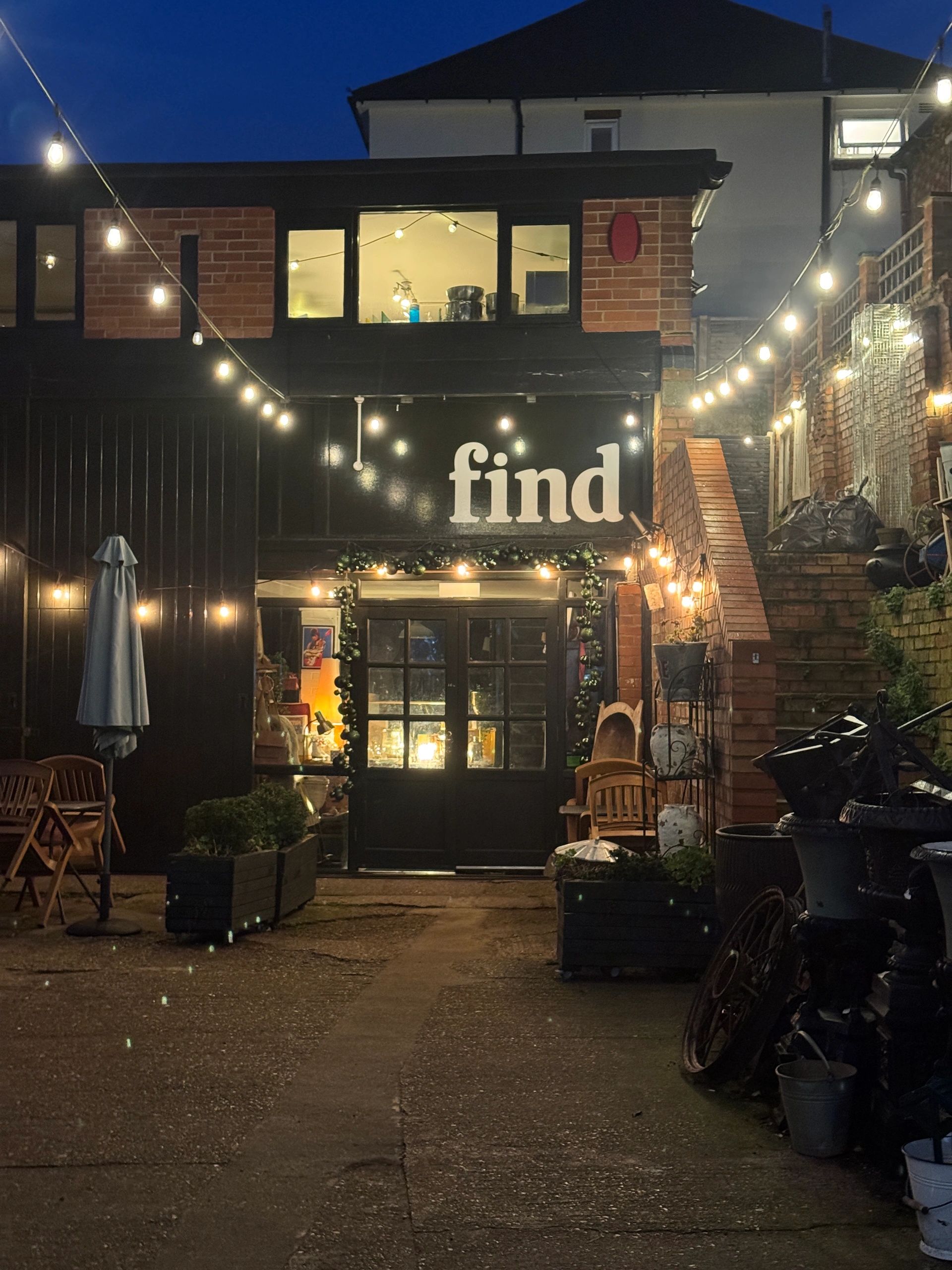 Find Vintage Cafe