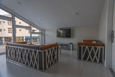 Suite Deluxe living angle view