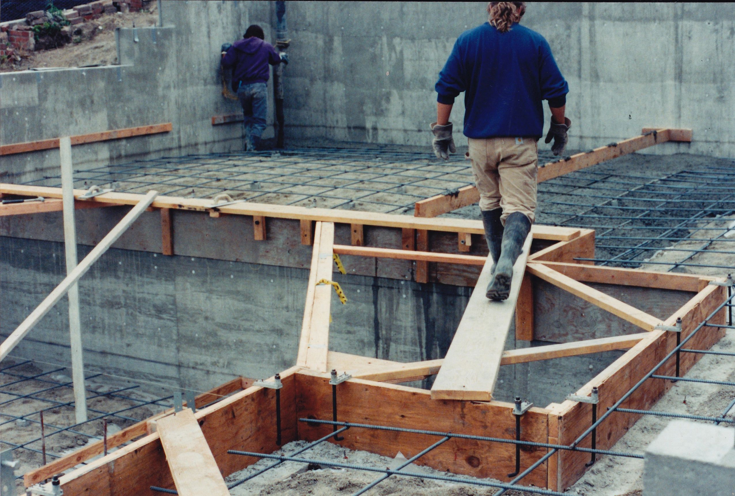 //img1.wsimg.com/isteam/ip/fb7a5d69-349a-4653-9923-e768e06b78f8/Slab%20Retain%20Walls.jpg/:/rs=w:1300,h:800