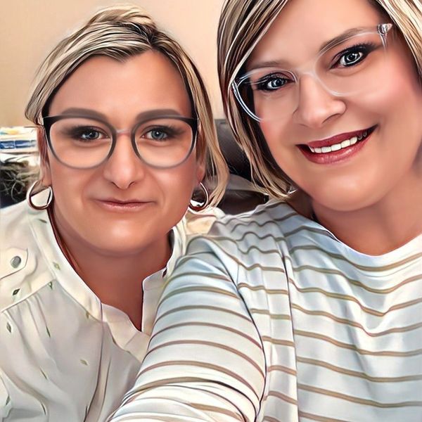 Leadership Sisterhood Hosts Ali and Annie