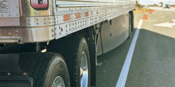 Semi-Truck-Roadside-Assistance