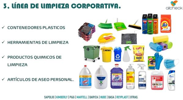Línea de limpieza corporativa con contenedores plásticos, herramientas, productos químicos y artículos personales.