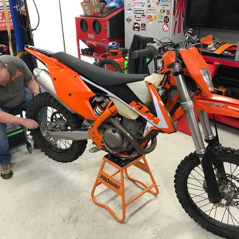 motorcycle,enduro,rally,adventure,servicing,oil change,air filter change,ktm,honda,husqvarana,790  