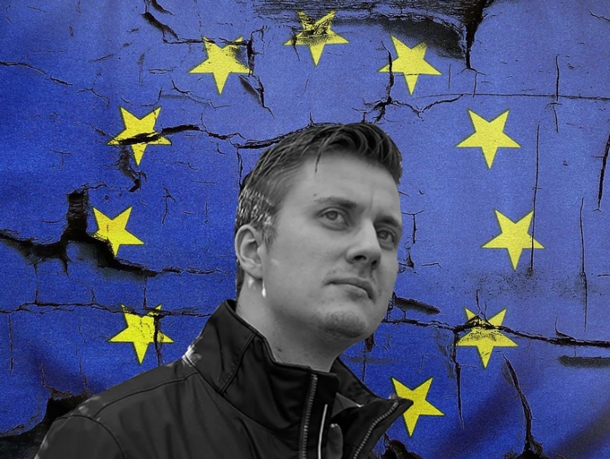 PeterSweden with EU flag in background