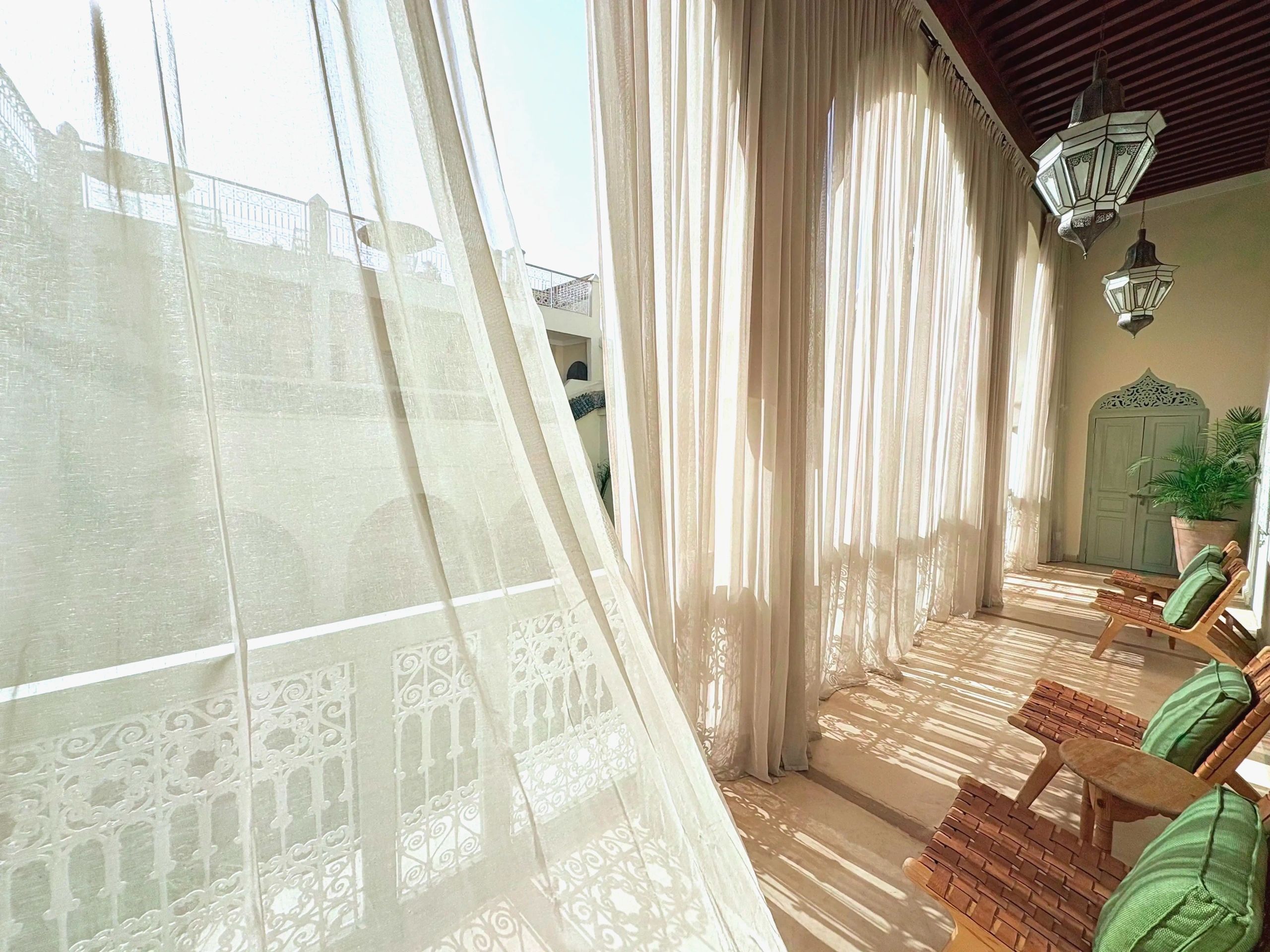 Riad Emberiza Sahari