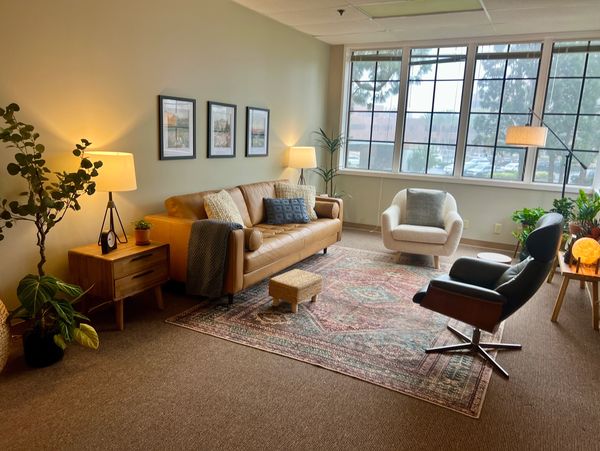 Psychotherapy Office. Newport Beach, CA. Eating Disorder Therapist. Eating Disorder Specialist.