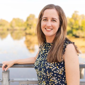 Kristen Hogrefe Parnell headshot