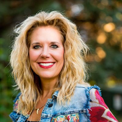 Cindy Schrader, Sunnyland Creative, Madison, WI 
She does marketing for credit unions