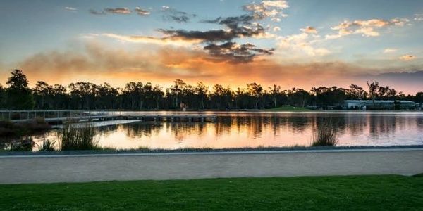 Vic Park Lake at dusk
