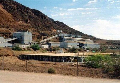 The mill and crusher at Silver Bell, where Danny's giant eagle lived.