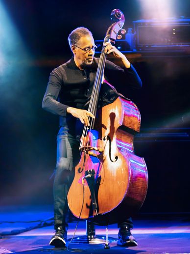 İş Sanat’ın 21 Kasım akşamı konuğu, bas gitarın yaşayan efsanesi Stanley Clarke