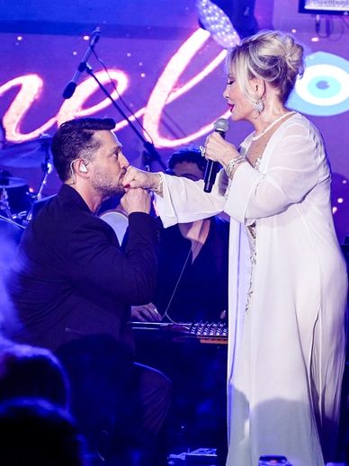  Emel Sayın ile Murat Boz, Günay Restaurant 