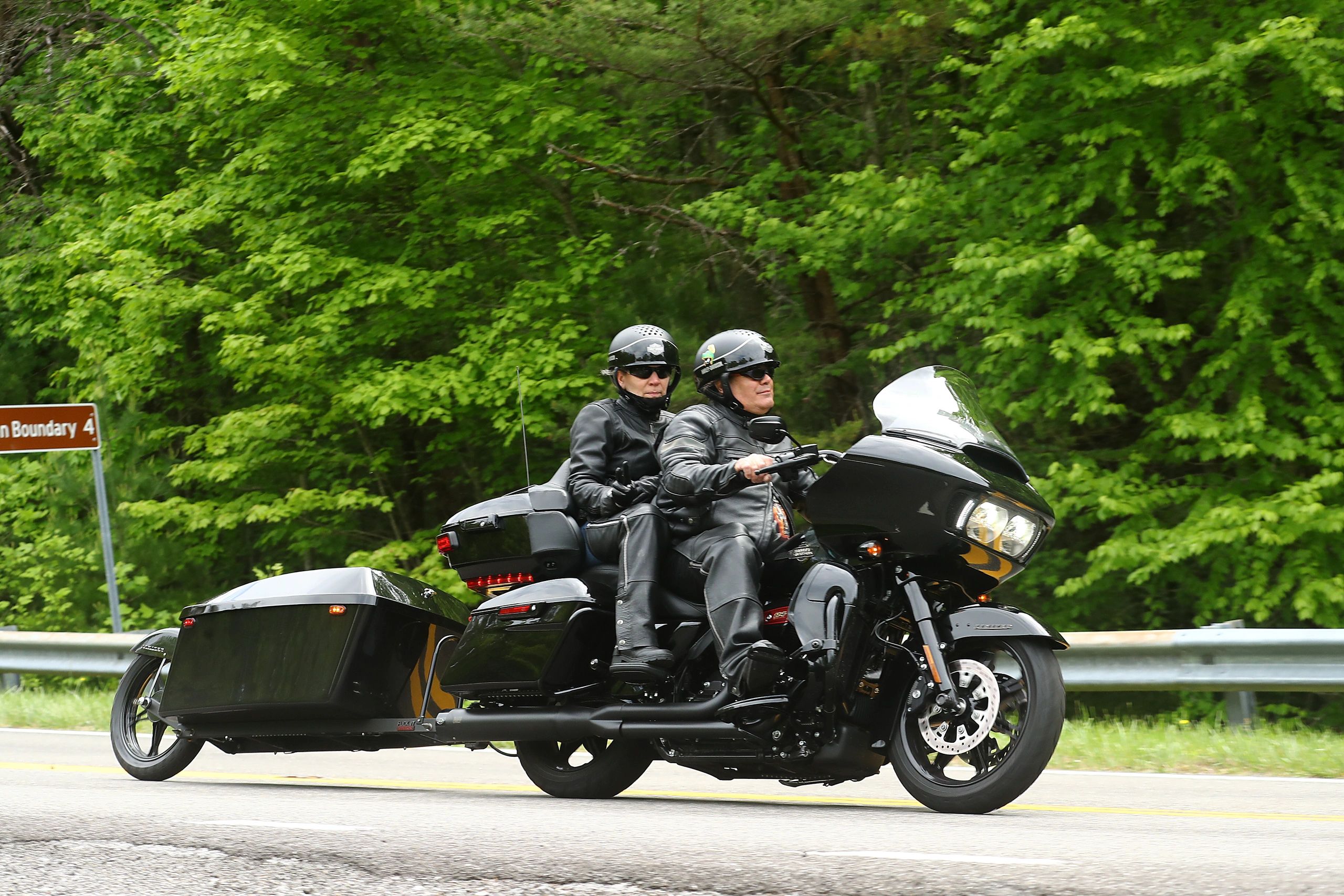 Top Upgrades for Harley Davidson Touring Bikes in 2024 – Mocardine, image size:2560x1707