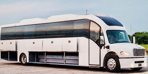 Luxe Sprinters - Motorcoach Charters Los Angeles, Executive Transportation Los Angeles, Palm Springs
