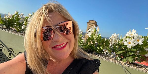 Hello!  My name is Pam and my mission is simple – to share my passion for travel with you and help y