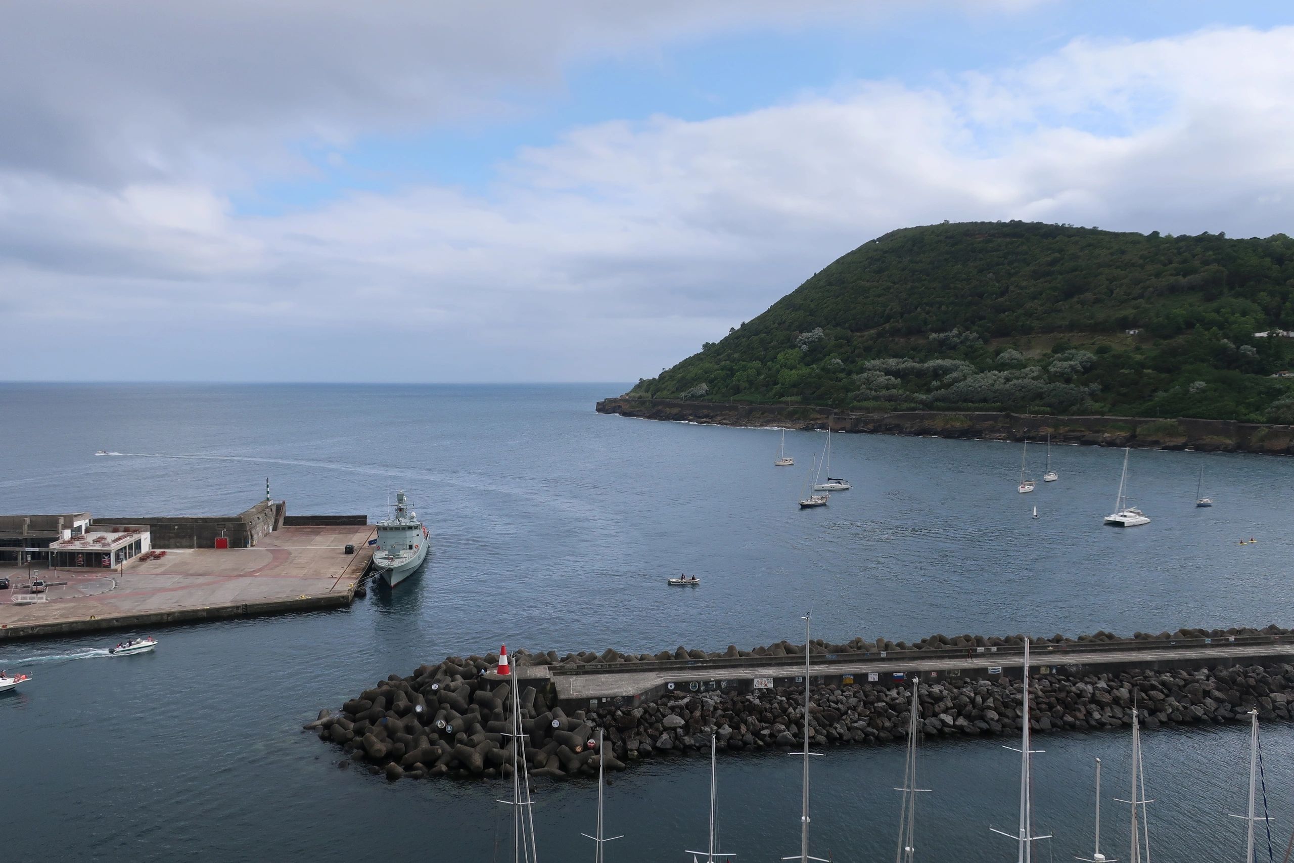 Charming Villa Canada of Vineyards - Houses for Rent in Vila de São  Sebastião, Azores, Portugal - Airbnb, image size:2560x1707