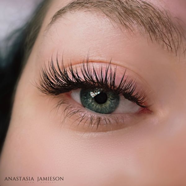 best eyelashes lashes near me Portsmouth wispy wet look trending lash tech extensions cashmere