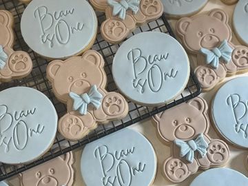 Bear-themed cookies for a first birthday.