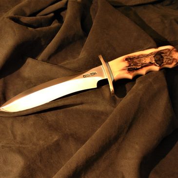 The Whaleman collection of Randall and Treeman Knives with artifact handles 