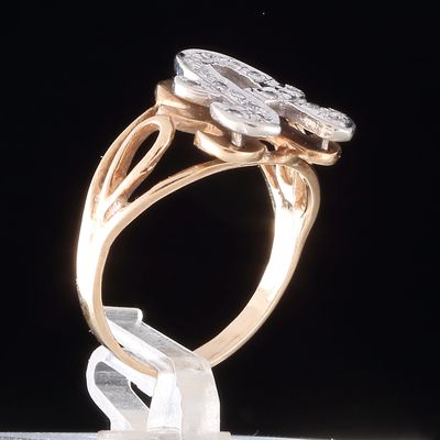 Sample of a ring shot on a black background, a tricky shot with jewelry photography