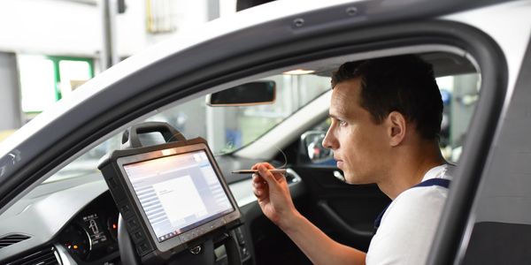 Einbau Telematik System in Autos von Carsharing Partner