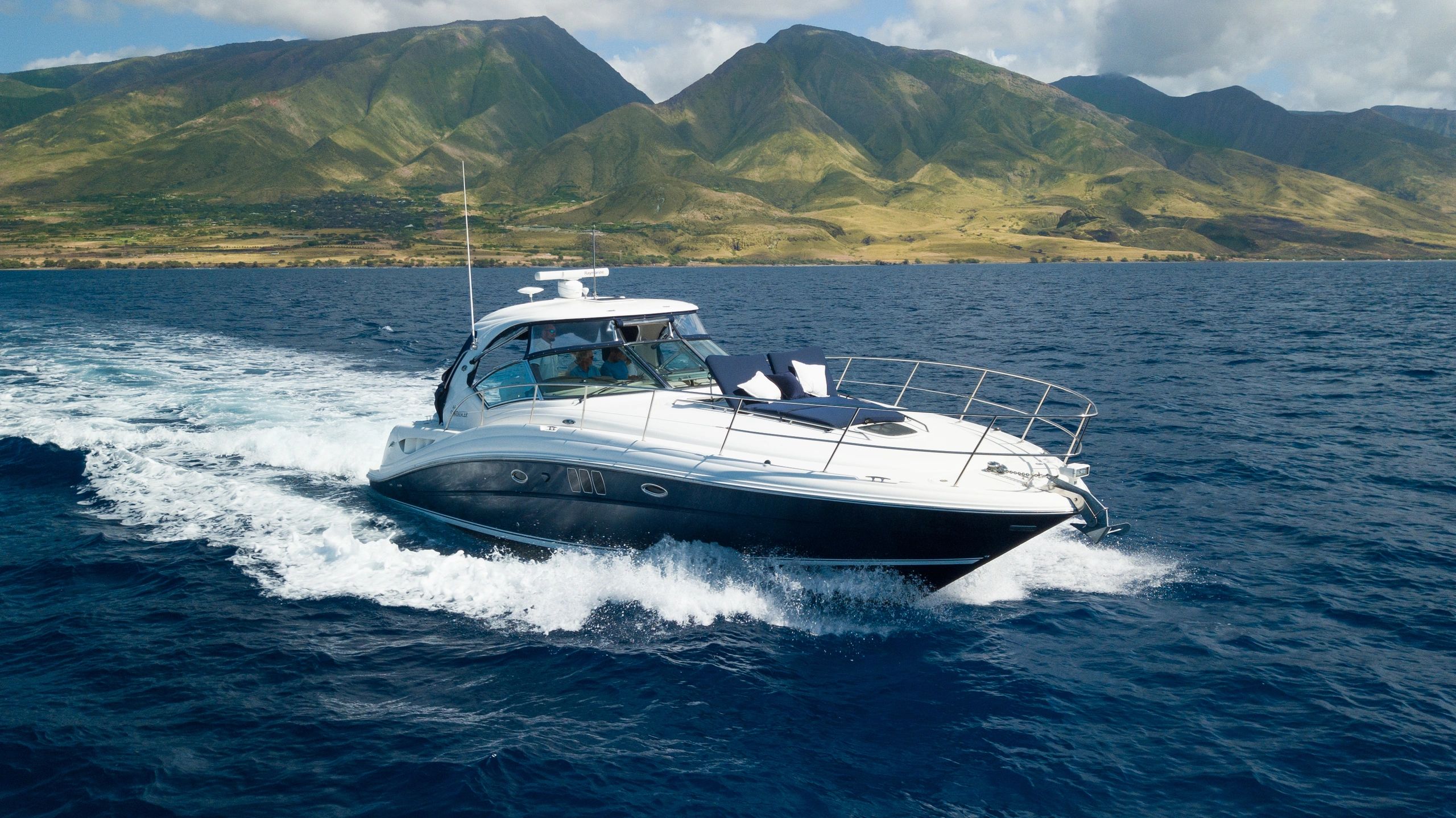 private yacht charter maui