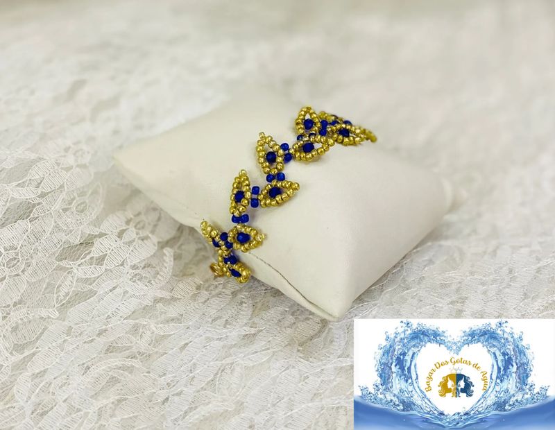 Gold and Blue Bracelet/Brazalete de color Oro y Azul - Image 2