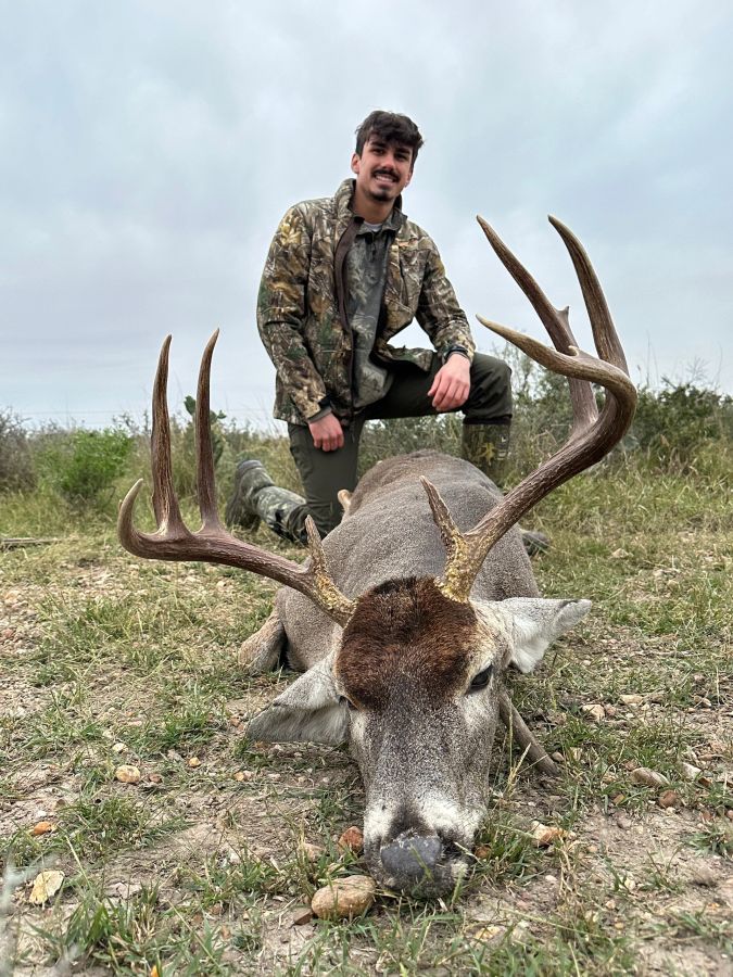 Palmert Ranch Cotulla whitetail hunts