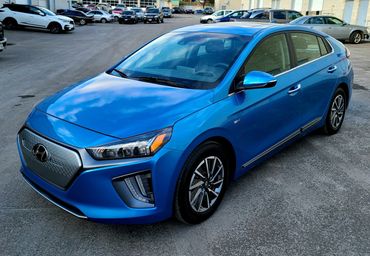 Hyundai Ioniq wrapped from silver to metallic gloss blue.