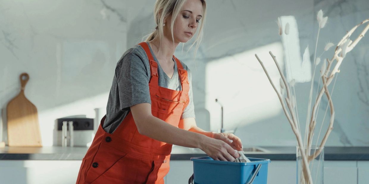 Urbanclap Deep Cleaning Services in Gurgaon (Gurugram)